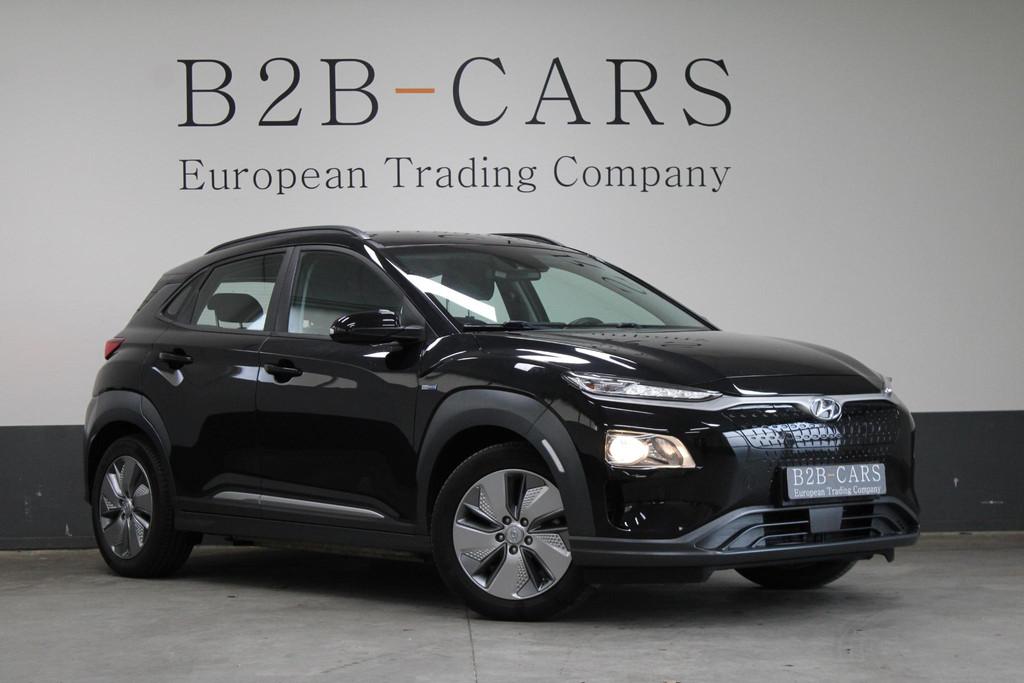 Hyundai Kona EV Premium 64 kWh SOH 100% - Trekhaak, Gebruikt, Zwart, 64 kWh, 575 min