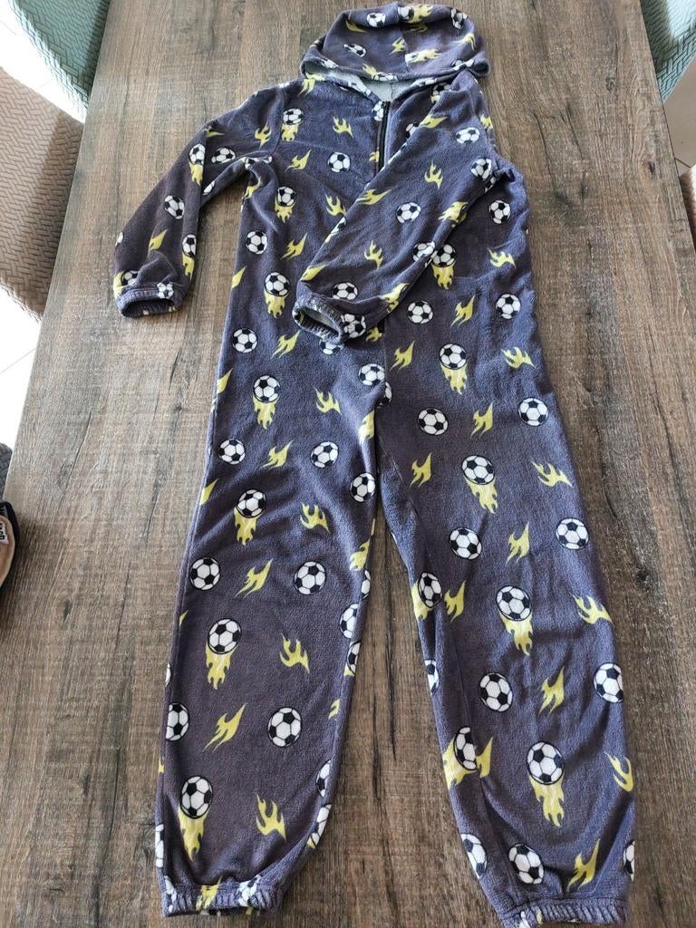 Onesie met voetbalprint maat 164, Ophalen of Verzenden, Gebruikt, Jongen of Meisje, Nacht- of Onderkleding
