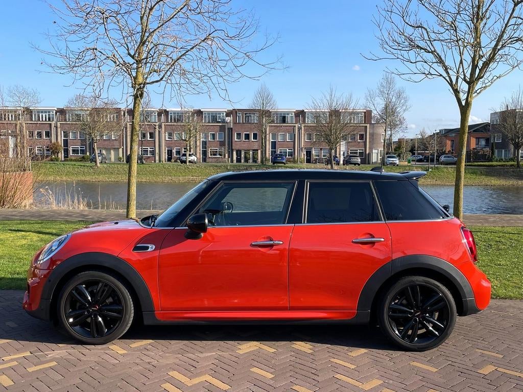 Mini 5-deurs (f55) 1.5 136pk Aut 2019, Auto's, Mini, Particulier, Cooper, ABS, Achteruitrijcamera, Adaptieve lichten, Adaptive Cruise Control