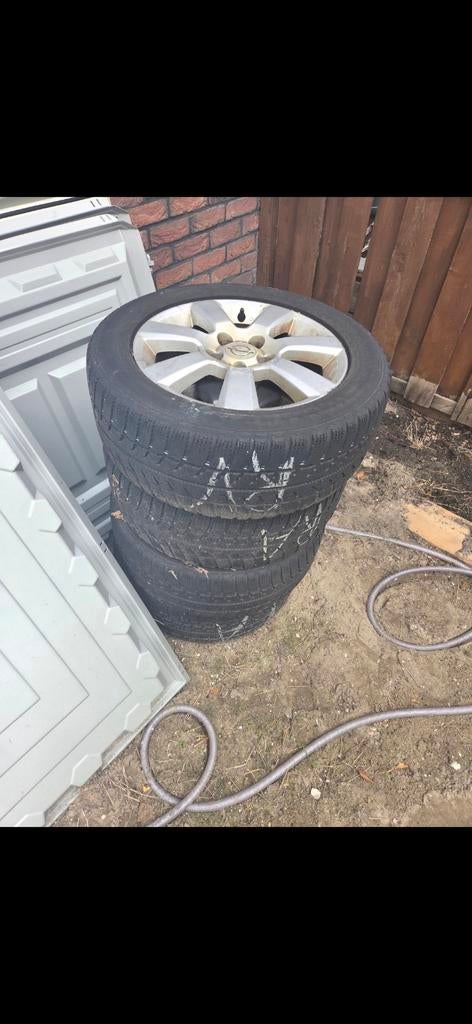 Opel velgen met banden. Moet weg, Ophalen