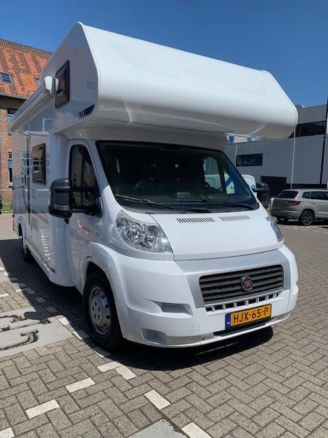 Hobby Siesta Family 65 GM  5 gordel/6 slaapplaatsen/2014, Luifel, Alkoof, Ringverwarming, Fiat