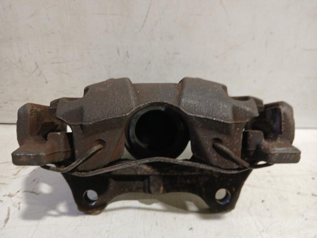 Remklauw rechts voor Renault Clio, Onderdelen@venauto.nl, Van der Ven Autorecycling B.V., Gebruikt, Ettenseweg 76, 4706 PB Roosendaal, The Netherlands