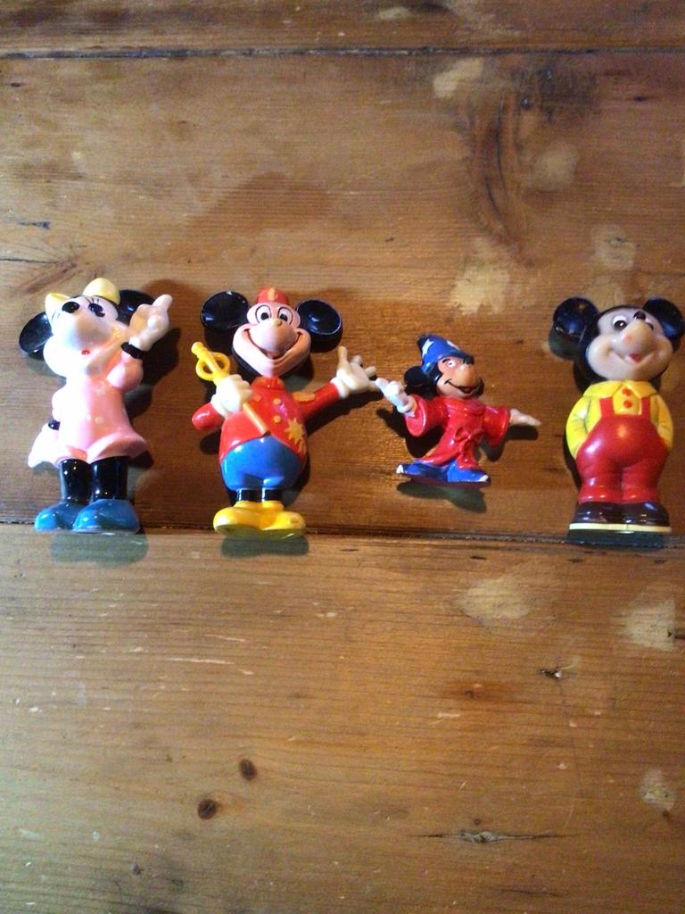 Mickey en Minnie Mouse figuurtjes, Ophalen of Verzenden, Mickey Mouse, Gebruikt, Beeldje of Figuurtje