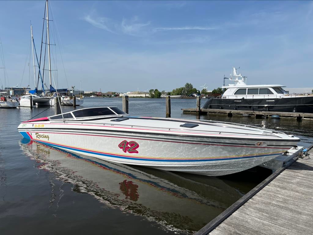 Powerboat Cigarette Formula 419 SR1 1950PK 13meter, Watersport en Boten, Speedboten, Zo goed als nieuw, 6 meter of meer, Benzine