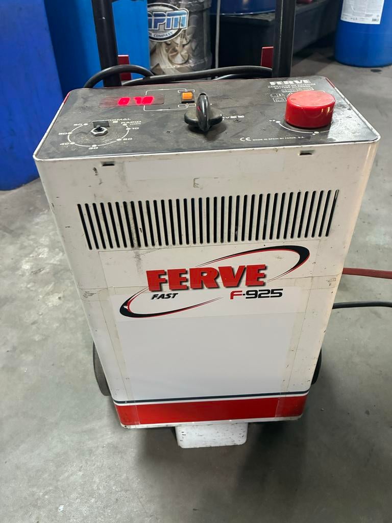 Ferve F-925 Acculader - Goede Staat, Auto-onderdelen, Ophalen, Gebruikt, Universele onderdelen