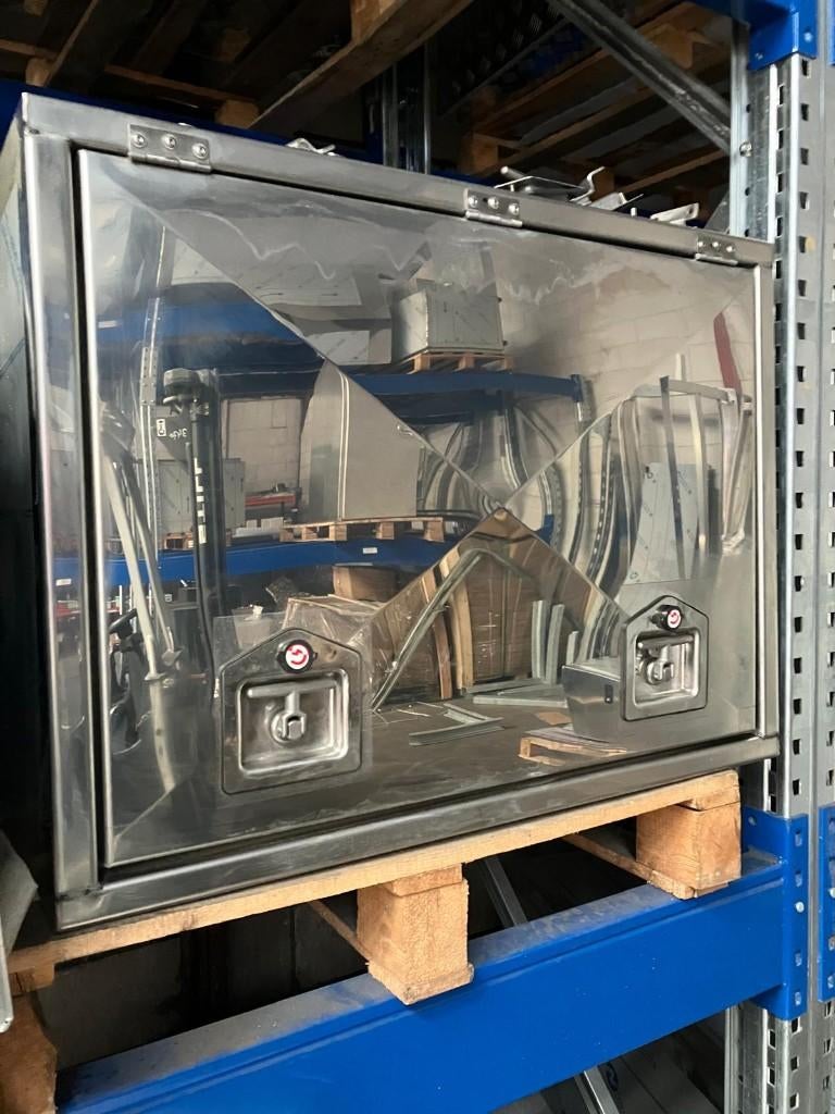 Onderbouwkist RVS 1,5 mm spiegel 800x450x600, met gasveren, Ophalen, Nieuw