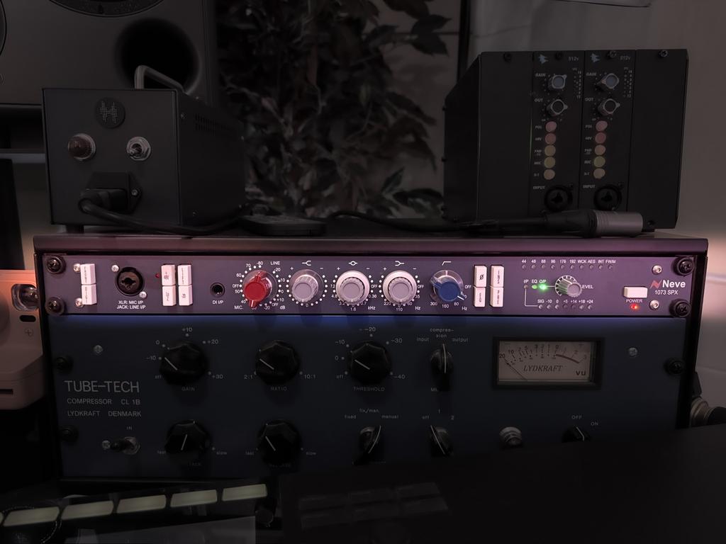 Neve 1073 Spx pre amp, Ophalen of Verzenden, Zo goed als nieuw, Minder dan 500 watt