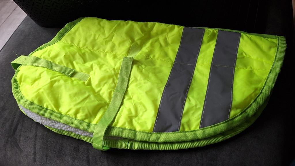 Gevoerde wnterdeken Hond 50cm - Reflecterend & Gevoerd, Dieren en Toebehoren, Ophalen of Verzenden, Zo goed als nieuw