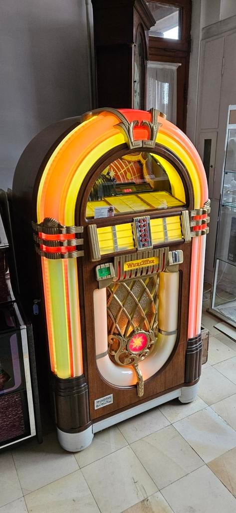 Wurlitzer 1015 Omt 45 toeren singels eerste uitvoering, Verzamelen, Automaten | Jukeboxen, Gebruikt, Wurlitzer, Ophalen