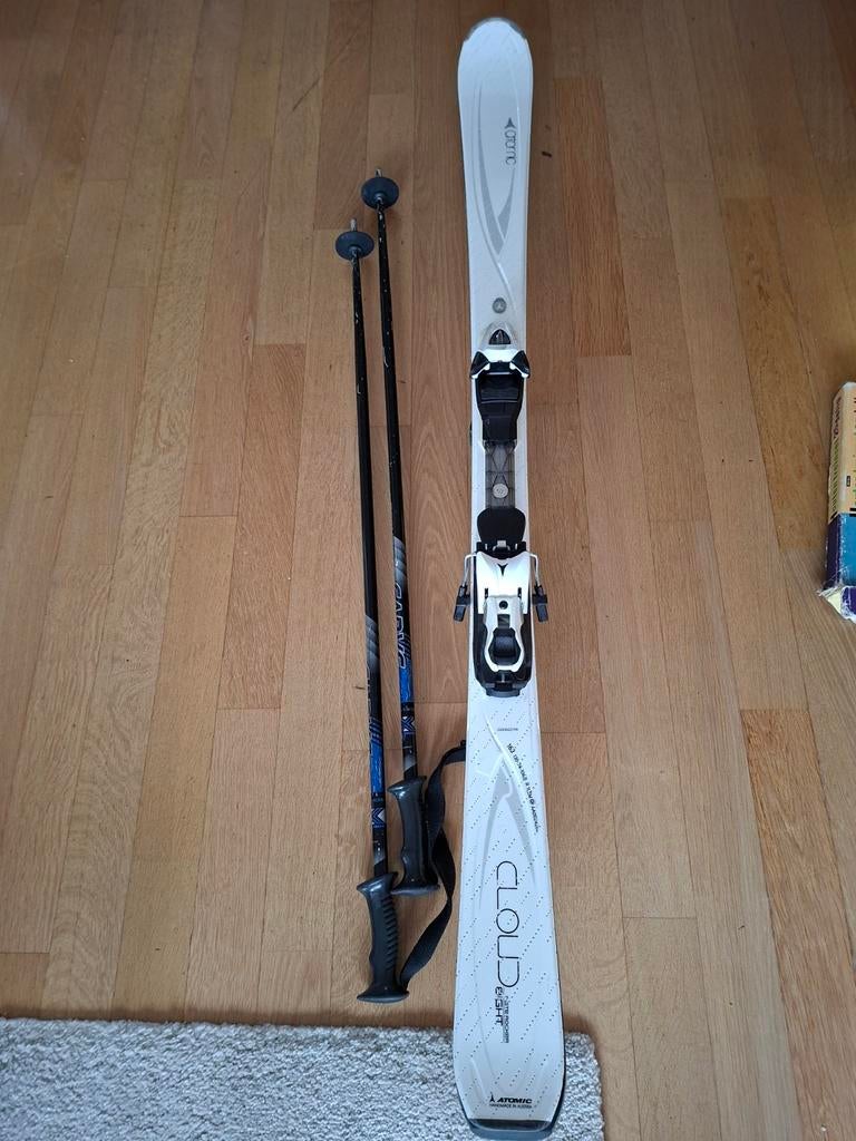 Ski set: Ski's, stokken, helm, schoenen - Zeer goede staat!, Overige merken, 140 tot 160 cm, Ophalen of Verzenden, Zo goed als nieuw