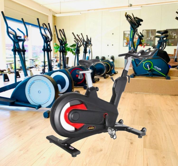 LET OP!! Showmodel Spinningbike TOTALE MAGAZIJN LEEGVERKOOP, Ophalen, Zo goed als nieuw, Metaal, Spinningfiets