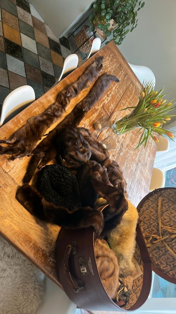 Hele doos vol bont van stola’s tot hoeden, Ophalen of Verzenden