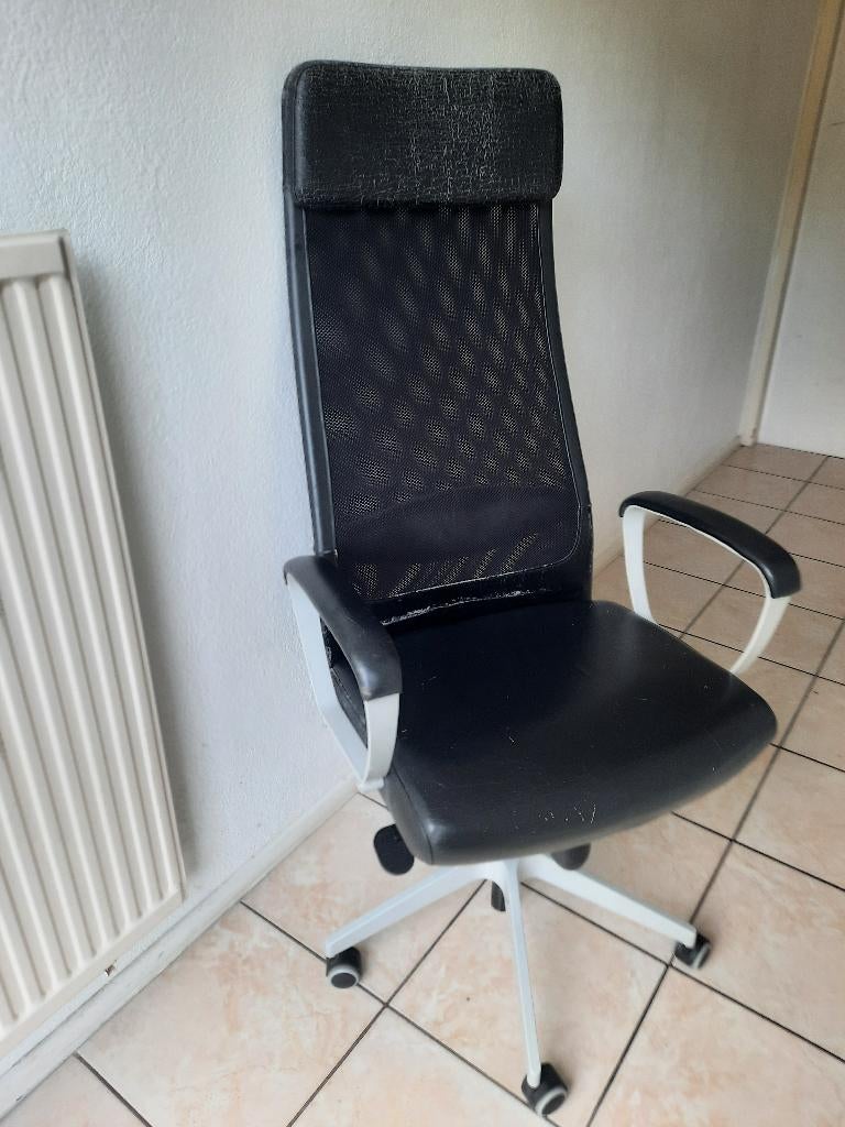 Bureaustoel IKEA MARKUS zwart, Huis en Inrichting, Bureaustoelen, Ophalen, Gebruikt, Bureaufiets, Zwart