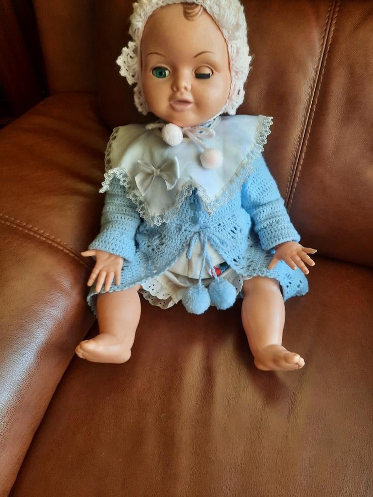 Pop mooi aangekleed, Verzamelen, Poppen, Gebruikt, Onbekend, Ophalen of Verzenden, Onbekend