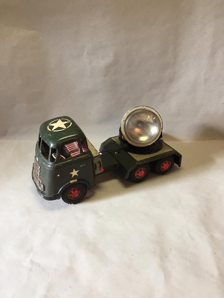 Blikken Arnold Daf. Militaire Vrachtwagen met Zoeklicht, Antiek en Kunst, Antiek | Speelgoed, Ophalen of Verzenden