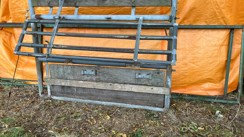 Afsluitbaar voerhek tbv schapen geiten kalveren, Dieren en Toebehoren, Meerdere dieren, Schaap