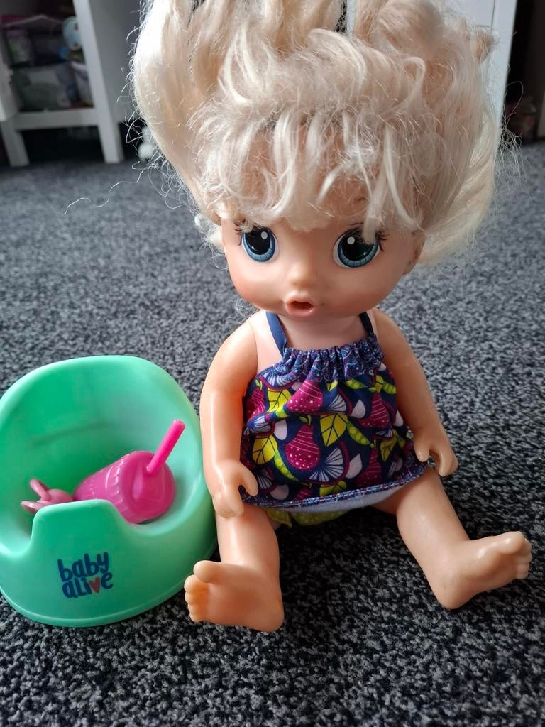 Zgan baby alive (pratende pop), Kinderen en Baby's, Speelgoed | Poppen, Ophalen of Verzenden, Zo goed als nieuw, Babypop