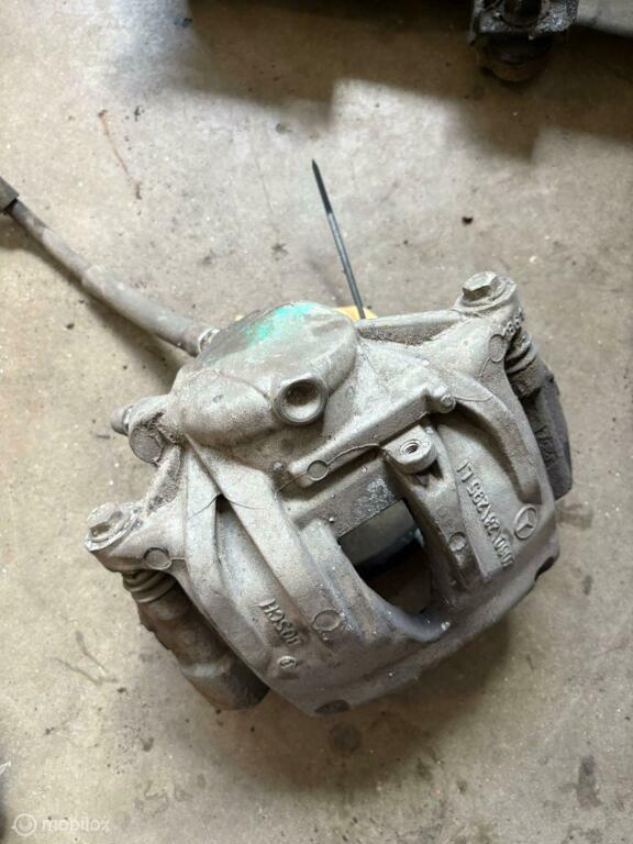 Remklauw linksvoor Mercedes E-klasse W211 ('02-'09), Auto-onderdelen, Gebruikt, Mercedes-Benz, Ophalen of Verzenden, Mercedes-Benz