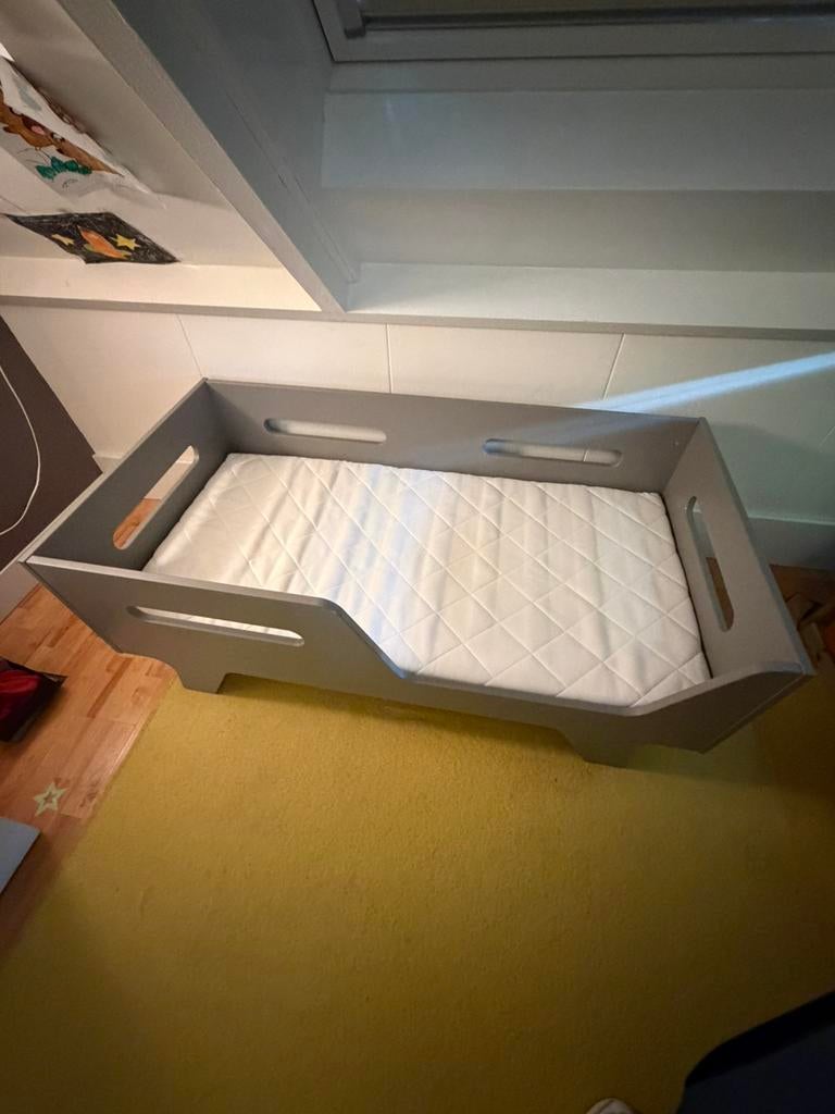 Jongens-bed, Ophalen of Verzenden, Zo goed als nieuw, Overige maten, Hout