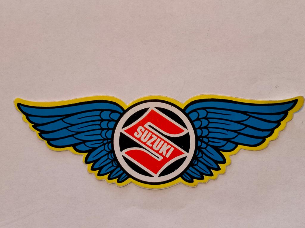 Suzuki motor auto motoren logo sticker vleugels wings 2, Ophalen of Verzenden, Gebruikt, Bedrijf of Vereniging