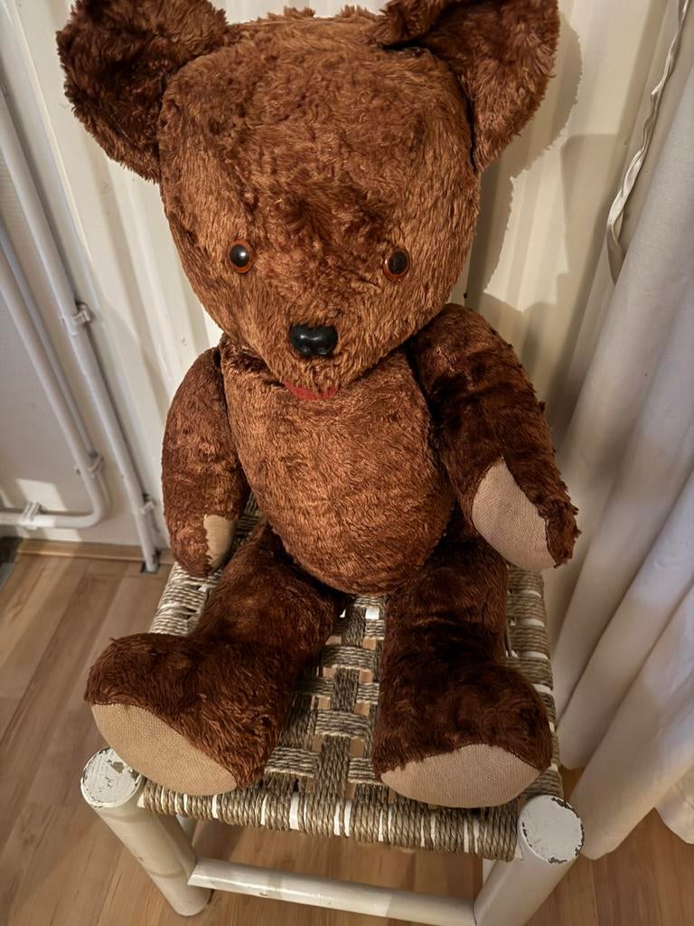 Twee de zelfde teddyberen met bult in nek bieden, Ophalen, Gebruikt, Stoffen beer, Overige merken