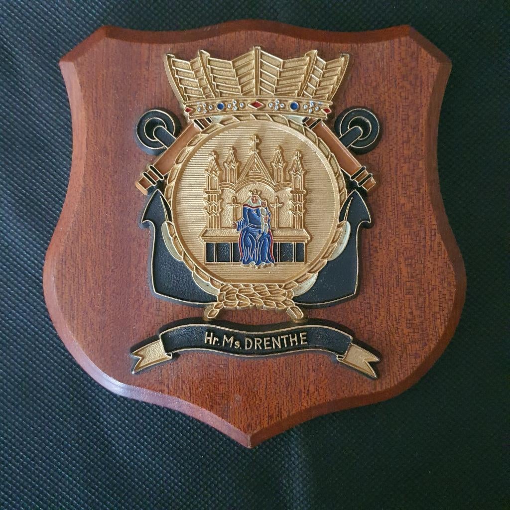 Wapenschildje Hr. Ms. Drenthe, Verzamelen, Verzenden, Marine, Nederland, Embleem of Badge