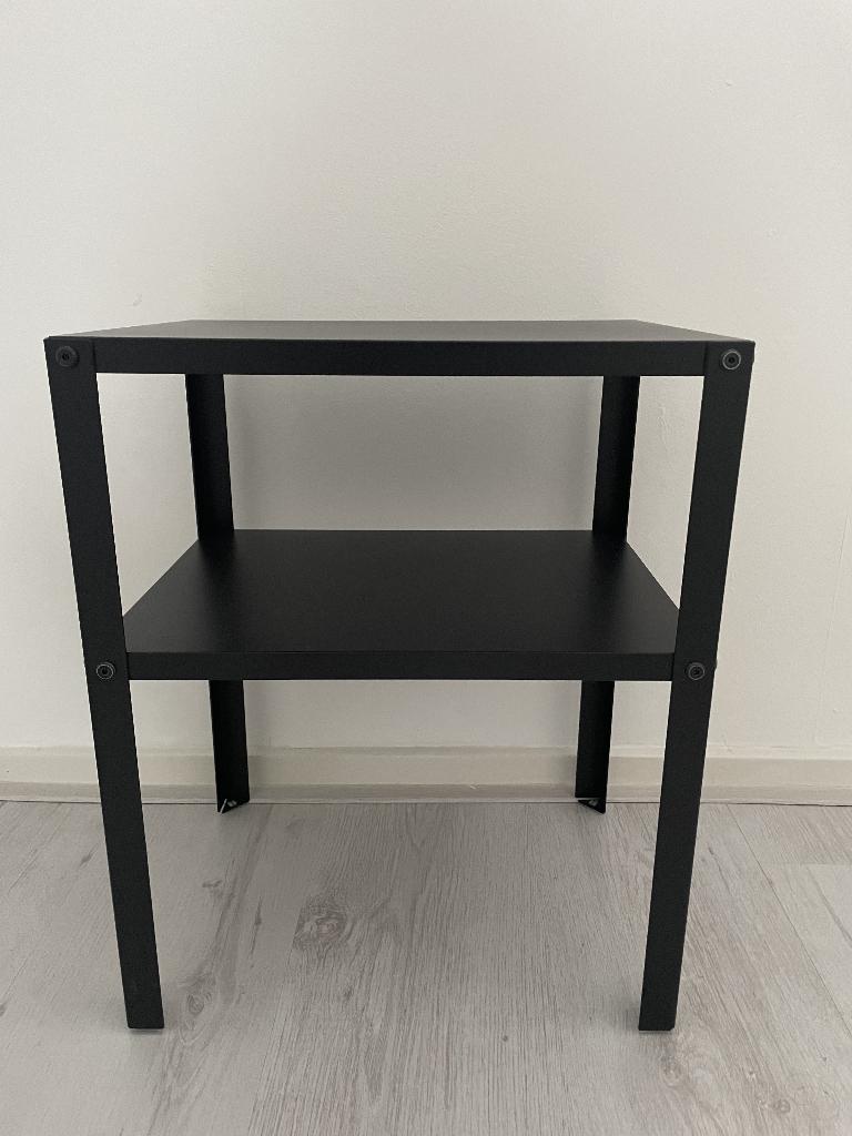 Nachtkastje Ikea Knarrevik, Huis en Inrichting, Ophalen, Minder dan 45 cm, Metaal of Aluminium, Zo goed als nieuw