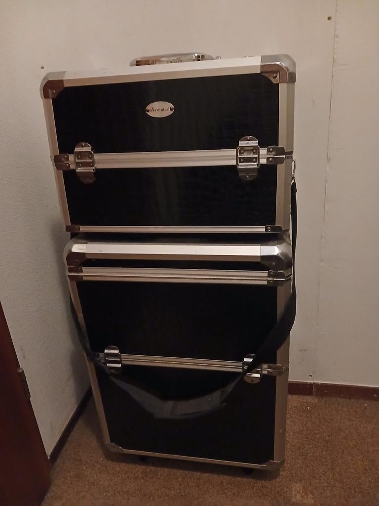 Make-up kofferset: trolley met 2 koffers en 1 losse koffer, Ophalen