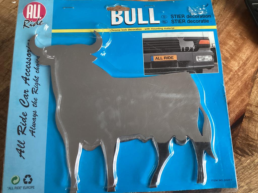 STIER  DECORATIE VOOR OP  DE  GRIL VRACHTWAGEN OF  TRACTOR, Ophalen of Verzenden