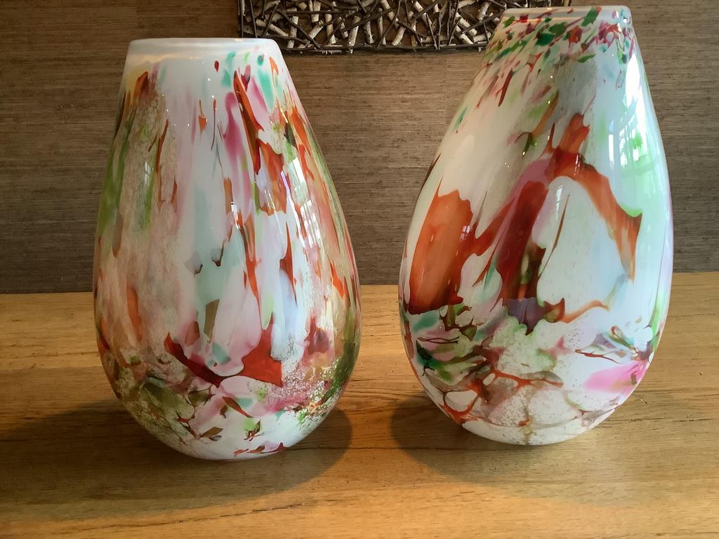 2 Prachtige FIDRIO vazen ORGANIC 40 cm Hoog . Nieuwstaat !, Huis en Inrichting, Overige kleuren, Ophalen of Verzenden, Minder dan 50 cm