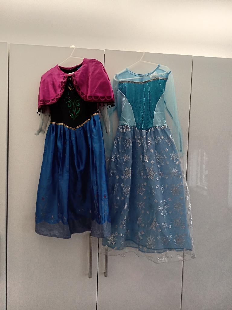 Verkleed Jurkjes Elze en Anna, Kinderen en Baby's, Carnavalskleding en Verkleedspullen, Ophalen, Gebruikt, 122 t/m 128, Meisje