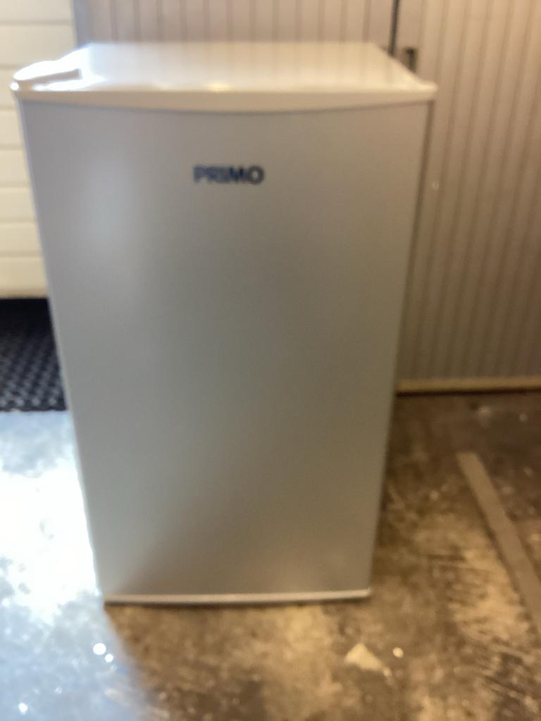 Primo koelkast met vriesvakje, Witgoed en Apparatuur, Koelkasten en IJskasten, Gebruikt, 100 tot 150 liter, 45 tot 60 cm, Met vriesvak