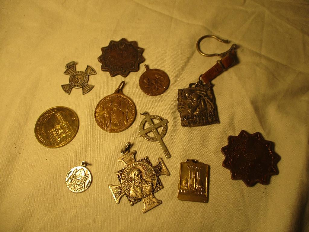 een setje antiek religie ornamentjes, Ophalen of Verzenden