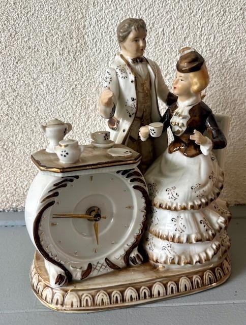 Porseleinen Klok in Victoriaanse Stijl, Antiek en Kunst, Antiek | Porselein, Ophalen of Verzenden