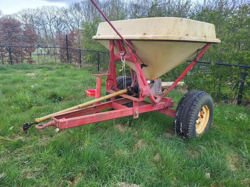 Nette Kunstmestzaaier, Ophalen of Verzenden