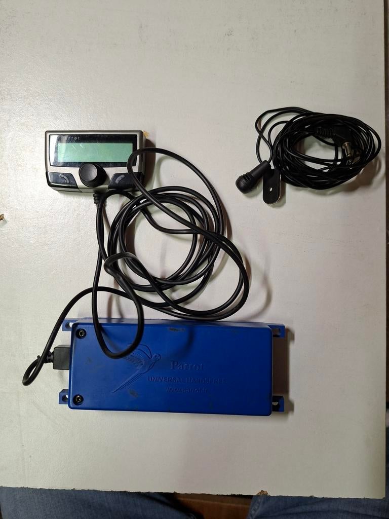 Parrot CK3100 Universele Handsfree Carkit, Ophalen of Verzenden