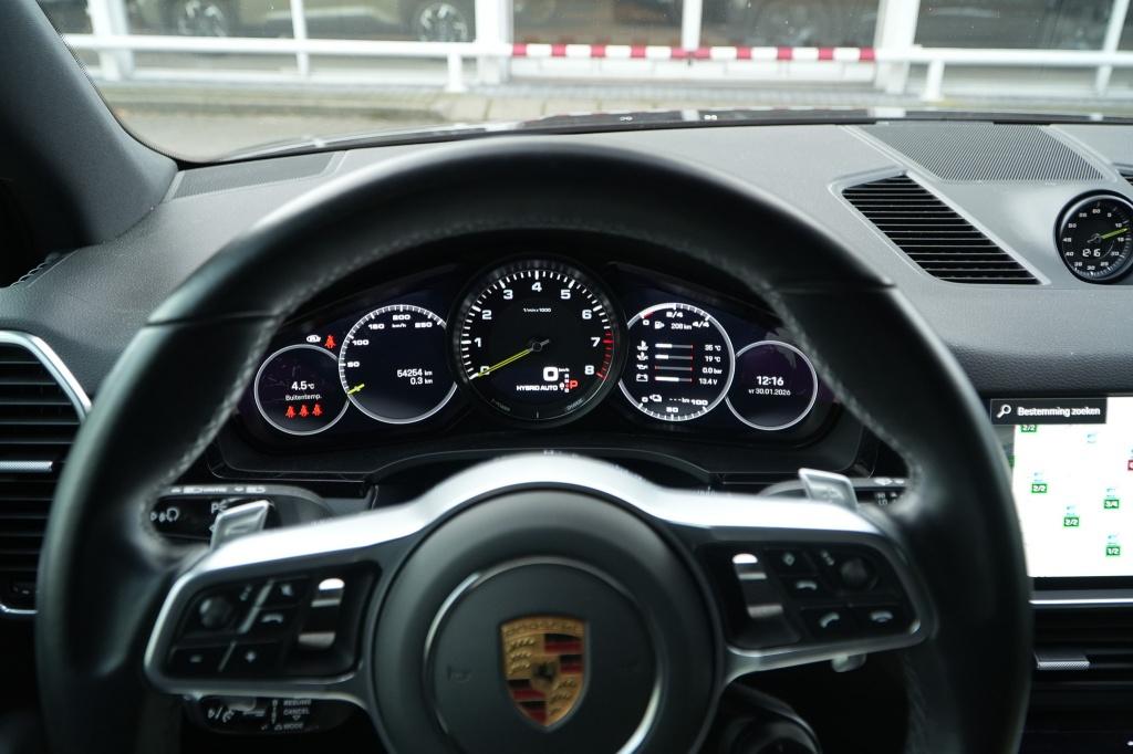 Porsche Cayenne 3.0 E-Hybrid Platinum I Pano I ACC I Luchtve, Automaat, Cayenne, 14 kWh, 2995 cc