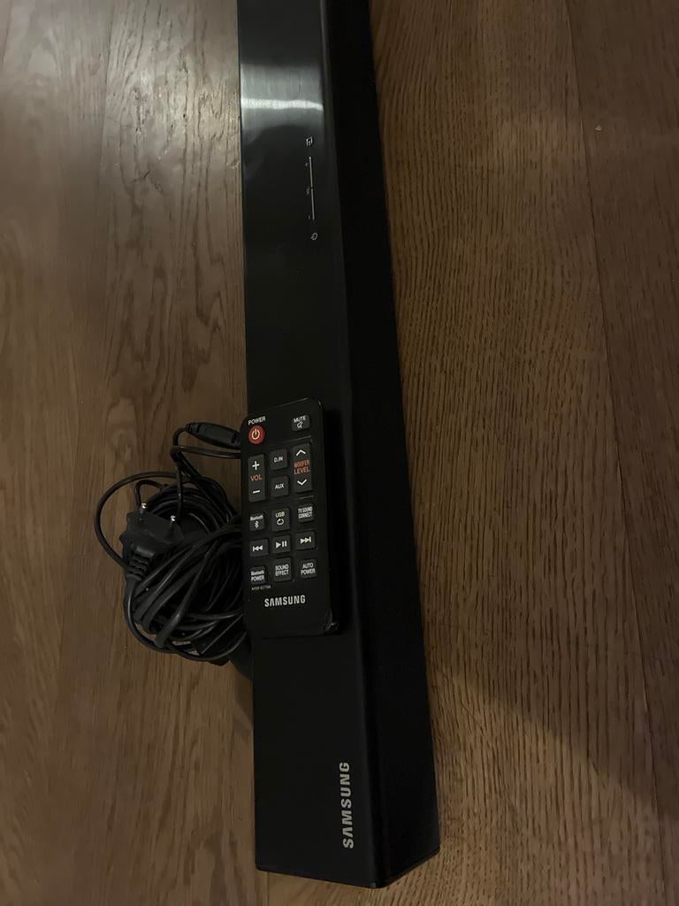 Samsung HW-J250 Soundbar met afstandsbediening, Ophalen, Bluetooth, Zo goed als nieuw