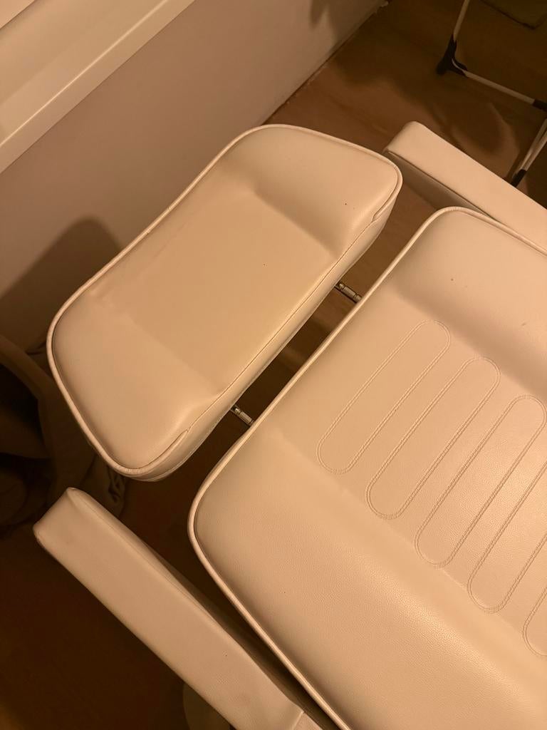 Behandelstoel / massagetafel, Ophalen, Gebruikt, Massagetafel