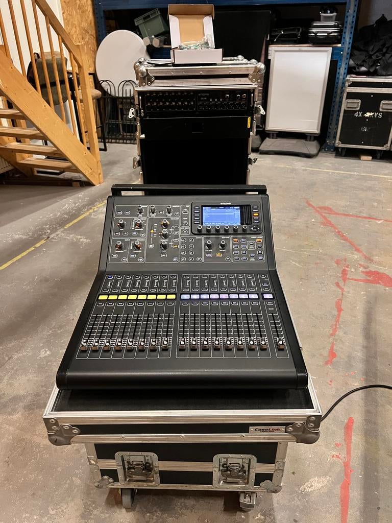 Midas M32 met Flightcase, dl16 stageblok., Muziek en Instrumenten, Mengpanelen, Ophalen, Gebruikt, 20 kanalen of meer, Microfooningang