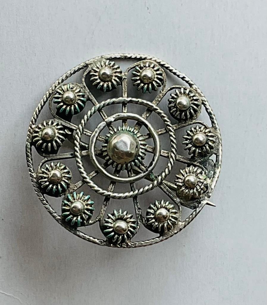 Vintage zilveren broche zeeuws knoopje, Ophalen of Verzenden, Gebruikt, Zilver