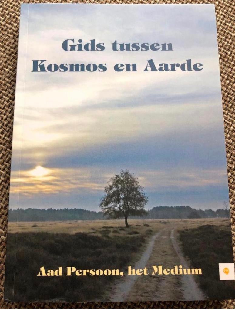 Boek Gids tussen Kosmos en Aarde, Boeken, Ophalen of Verzenden, Zo goed als nieuw, Spiritualiteit algemeen, Achtergrond en Informatie