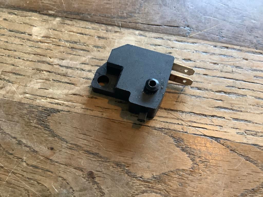 Peugeot remlichtschakelaar, origineel en NOS.   ((P2), Verzenden, Nieuw