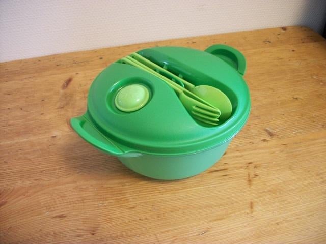 Tupperware Magnetron Schaal met Bestek ( groen, 1,5 liter ), Ophalen of Verzenden, Zo goed als nieuw, Groen, Schaal