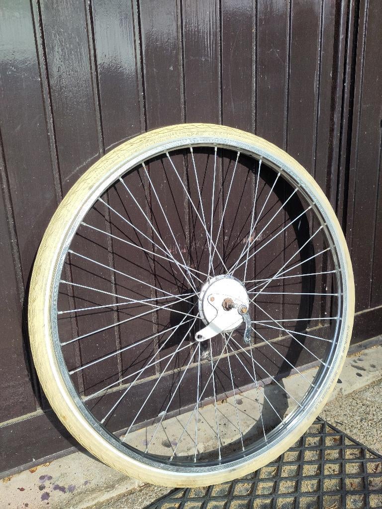 Stalen voorwiel met trommelrem, 28 x 1.40. Met schwalbe band, Fietsen en Brommers, Wiel, Gebruikt, Algemeen, Ophalen of Verzenden