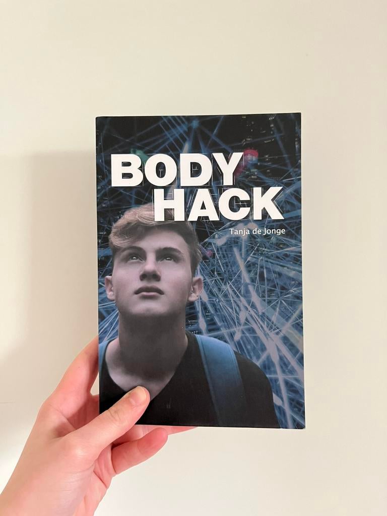 Bodyhack – Tanja de Jonge (ISBN: 9789025882136), Ophalen of Verzenden, Zo goed als nieuw, Fictie