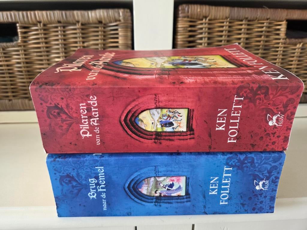 Ken Follett - Kingsbridge, Ophalen of Verzenden, Gelezen