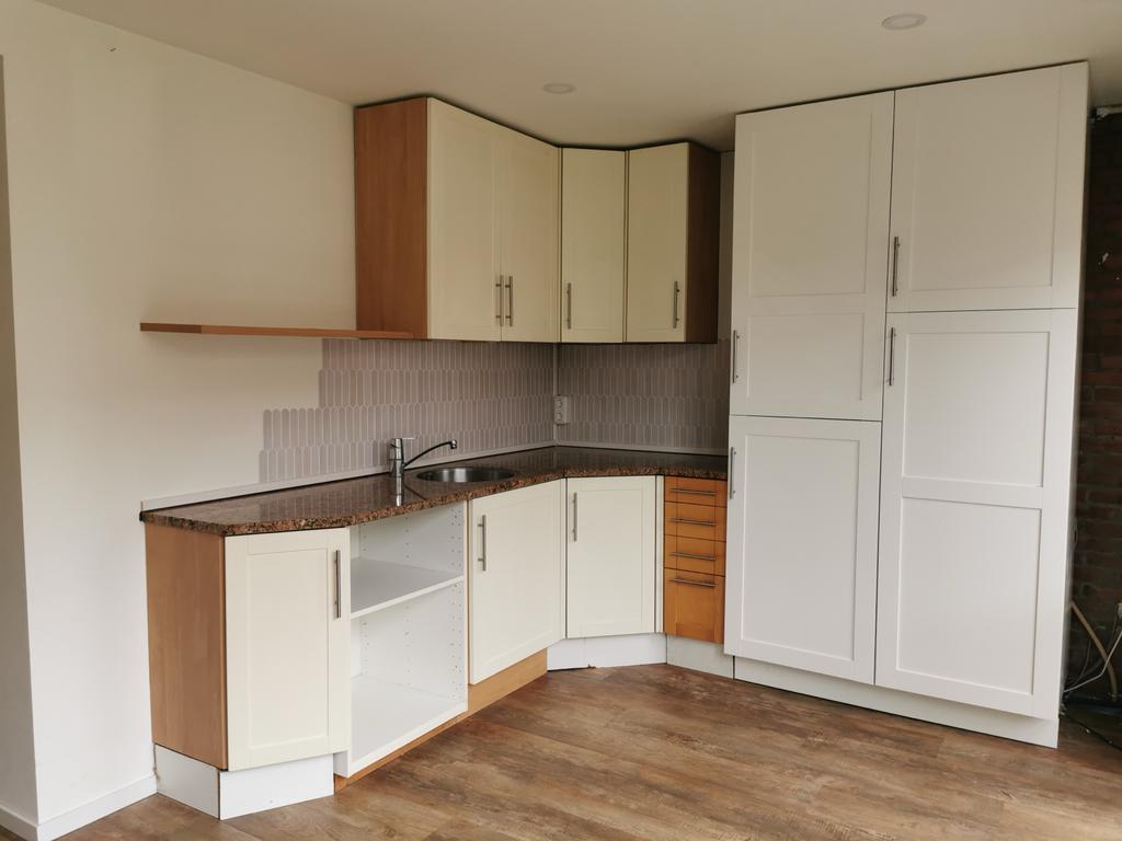 Hoekkeuken met koel-vriescombinatie, Huis en Inrichting, Keuken | Complete keukens, Ophalen, Gebruikt, Wit, Hoekkeuken