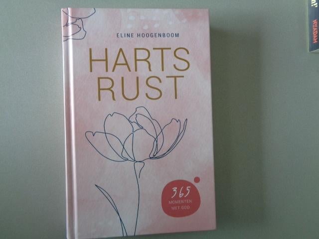 Harts Rust - Eline Hoogenboom / 365 momenten met God, Eline Hoogenboom, Ophalen of Verzenden, Zo goed als nieuw, Christendom | Katholiek