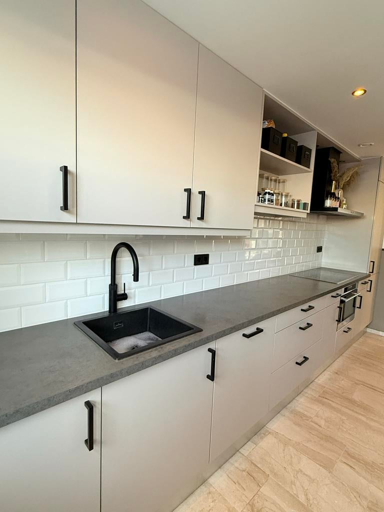 Keuken met inbouwapparatuur, Ophalen, Gebruikt, Wit, Hoekkeuken